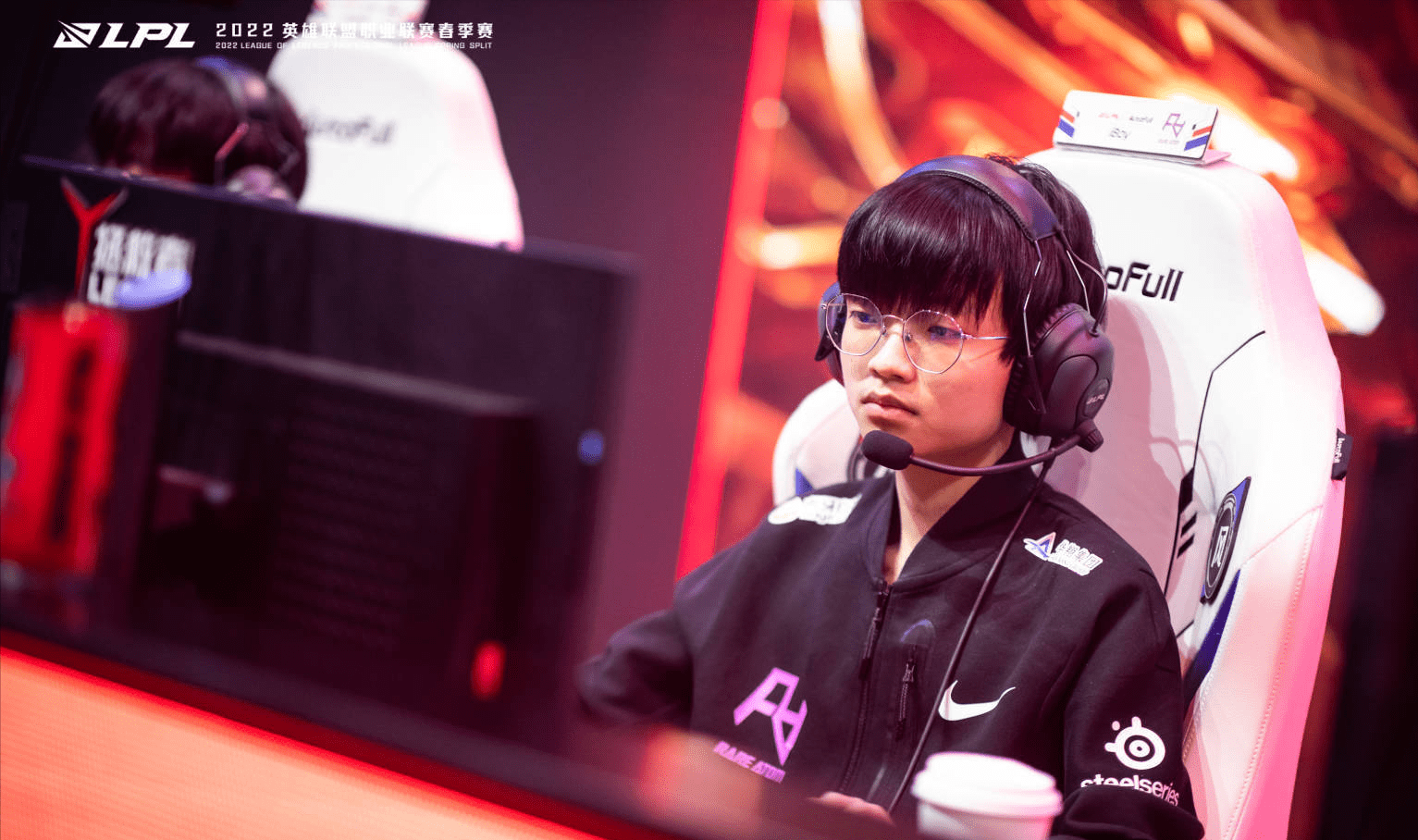 九游-包含Karsa连续二十场比赛得分超过反败为胜，法国队不断突破！赛场气氛高涨的词条