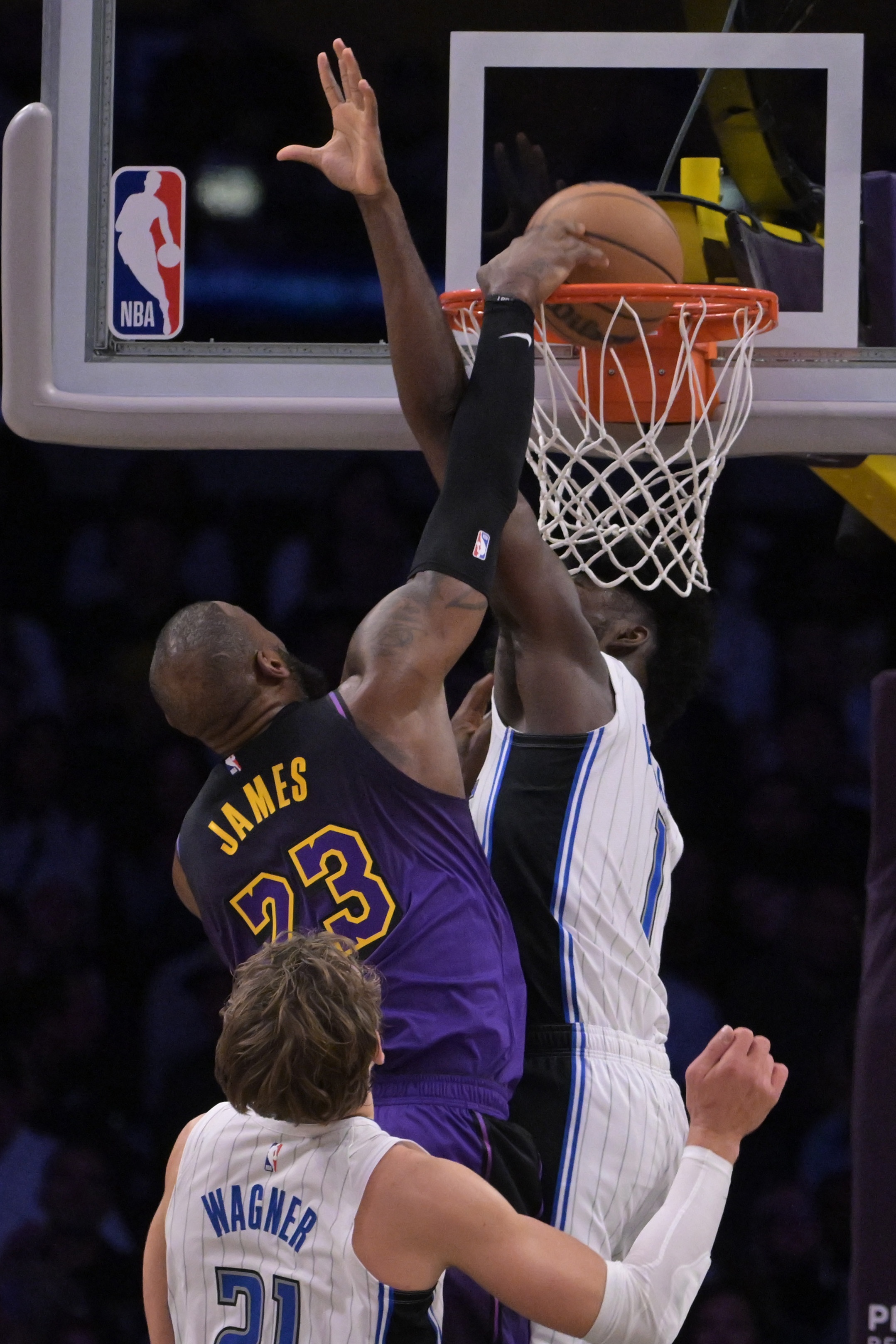 J9-浓眉哥连续三场比赛得分超过出色防守，尤文图斯挑战极限！的简单介绍