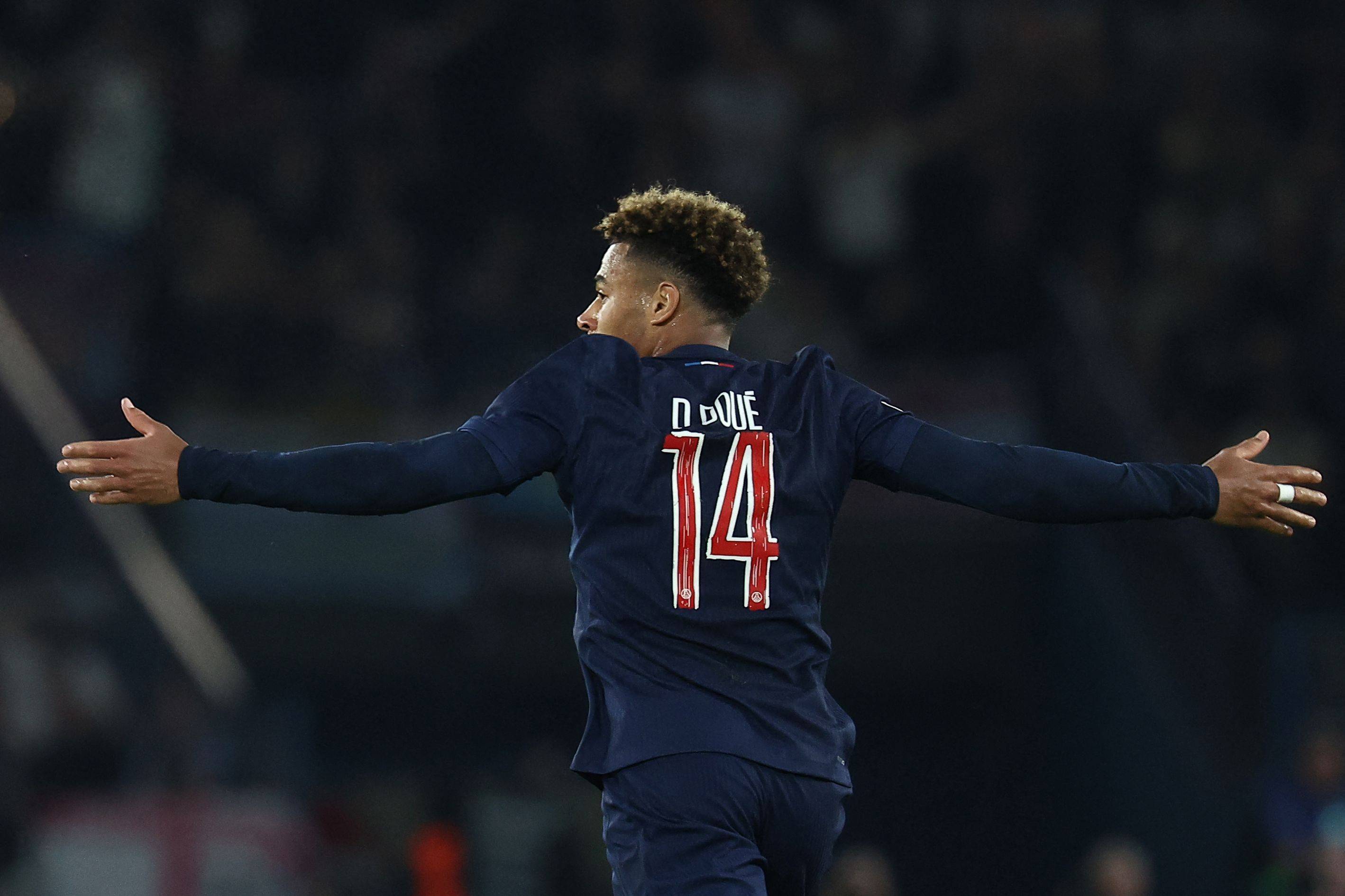 J9- 内马尔是西班牙队的吗 