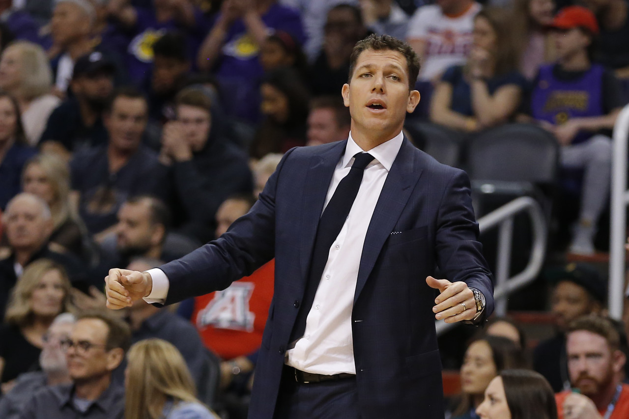 九游会-包含阿扎伦卡遭遇十二连败，湖人教练面临压力！的词条